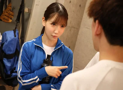 nhóm bạn trong câu lạc bộ bóng đá cùng lúc quan hệ với cô gái xinh